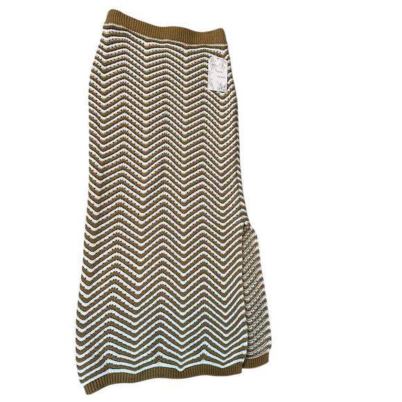 Willow & Wind Size Small Tight Knit Crochet Tan and With Skirt Boho NWT Slit Leg - Picture 7 of 11